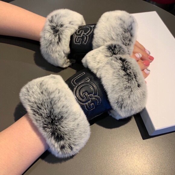 UGG Rabbit Fur Patchwork Leather Black And White Plush Gloves - Picture 7 of 9